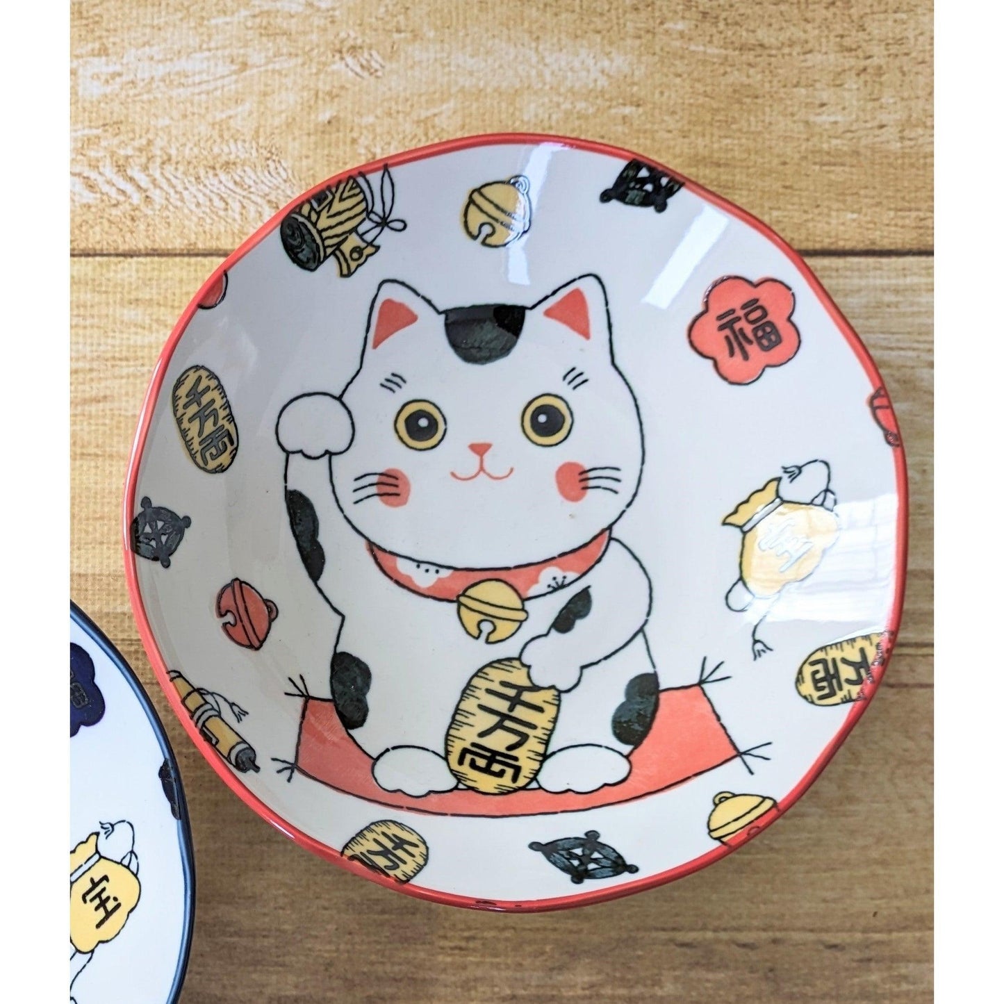 Plates (Waving cat (for good luck) / Red 8) - ECI Online store│One dollar 100 yen shop