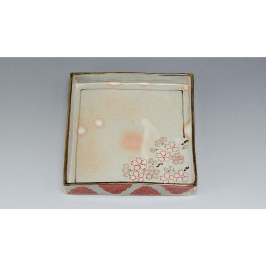 Plates (Sakura)