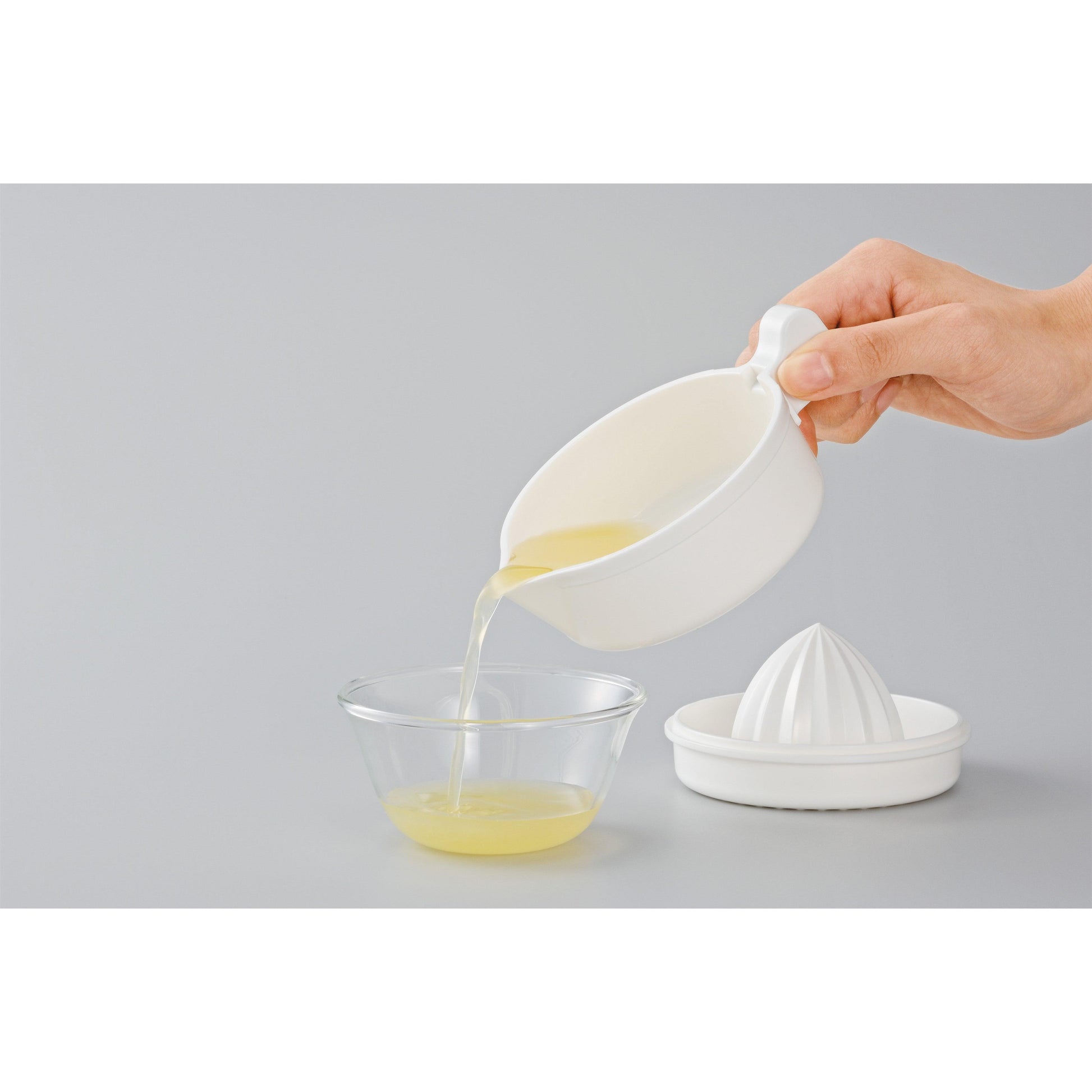 Plastic Lemon Squeezer - ECI Online store│One dollar 100 yen shop